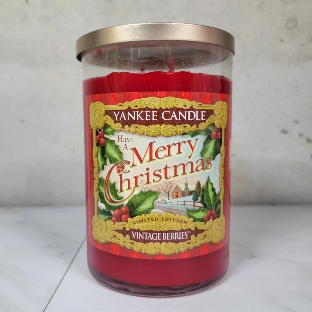 Yankee Candle Have a Merry Christmas 20 oz jar berries never burned NEW Limited